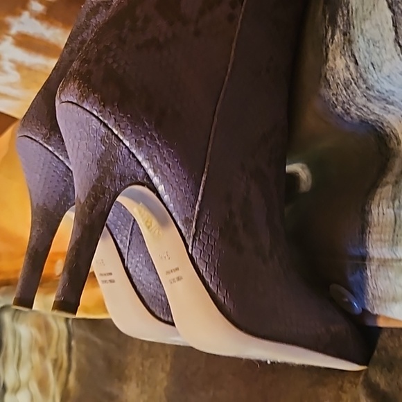 Lavender boots - Picture 4 of 4